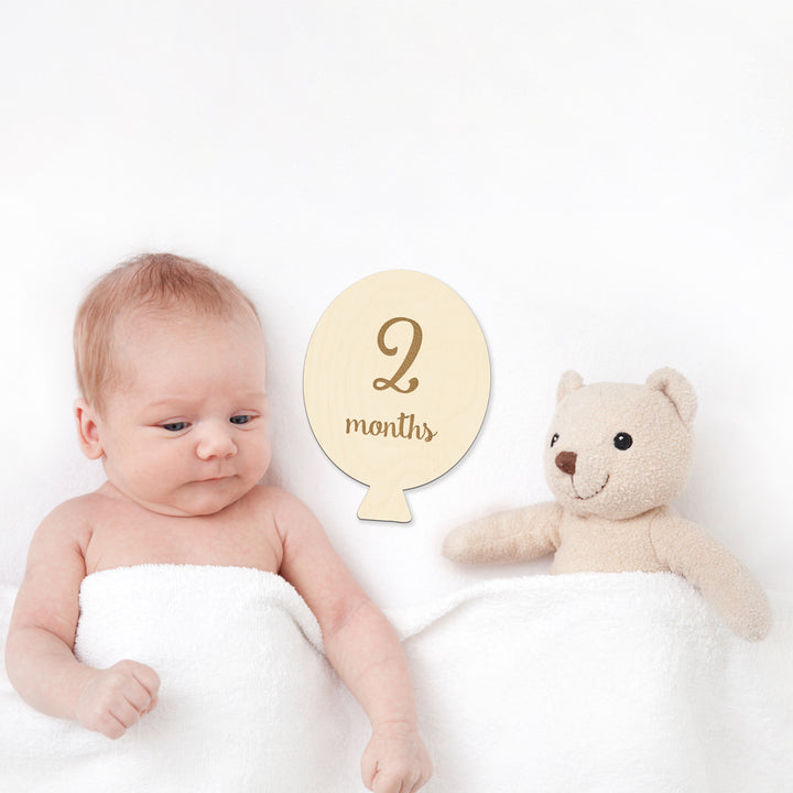 תיעוד שנה ראשונה מעץ - בלונים - אנגלית